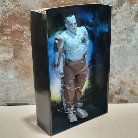Jakks Pacific Van Helsing Frankensteins Monster Slayer Action Figure 2004 - Picture 6 of 10